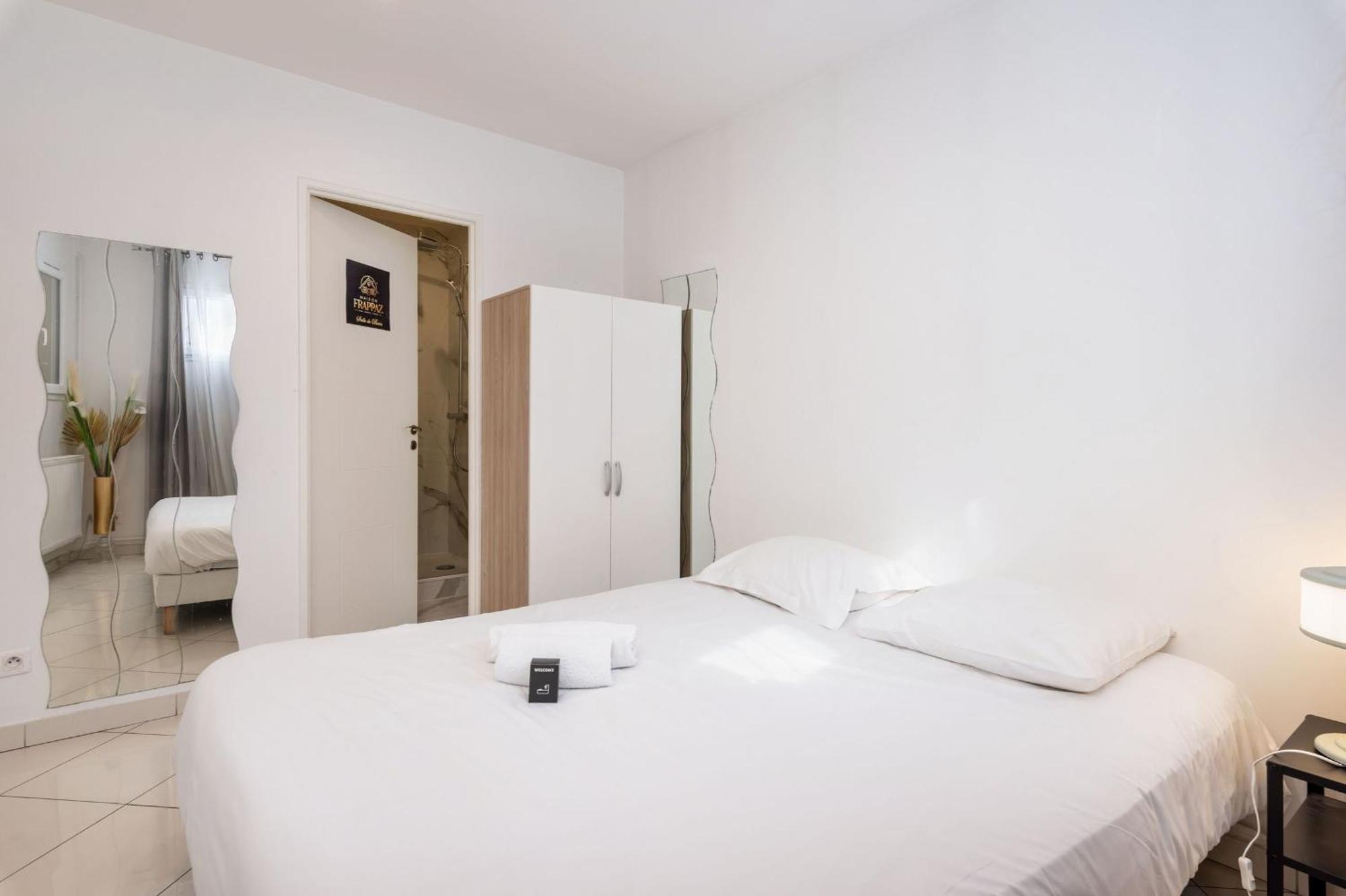 Maison Frappaz - 4 Bedrooms With Garden วีเลอร์บาน ภายนอก รูปภาพ